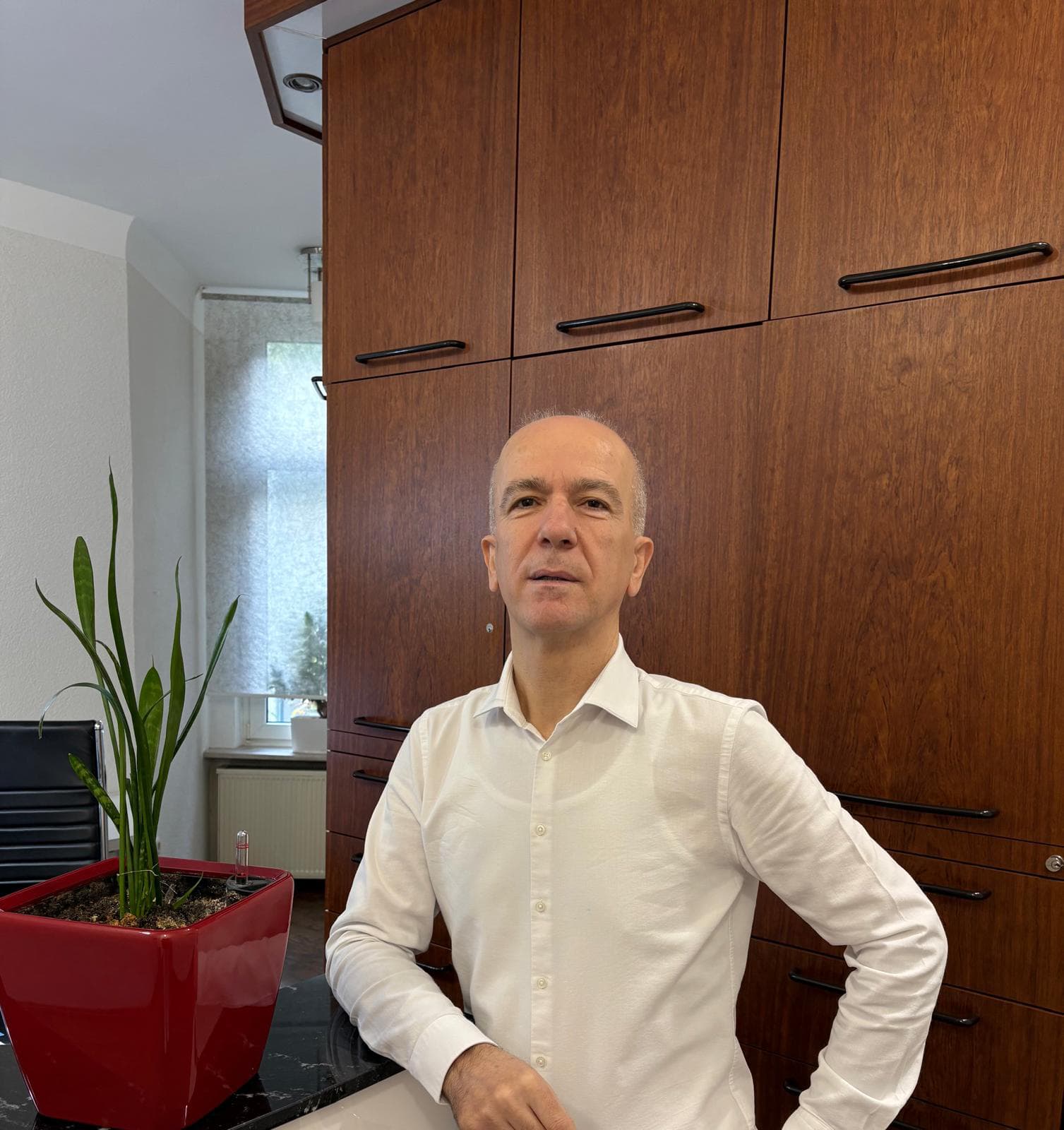 Foto von Dr. med. dent. Afrim Mamudi, Zahnarzt & Praxisinhaber